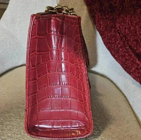 Anne Klein Coast is Clear Red Crocodile Print Womens Bag - Picture 8 of 8